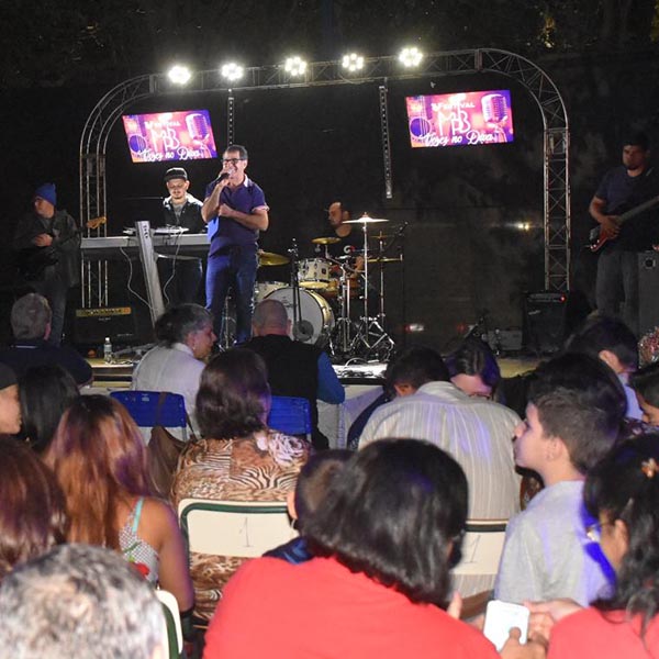 'Cene' realiza '1º Festival MPB Vozes no Diva' em comemoração aos seus 70 anos