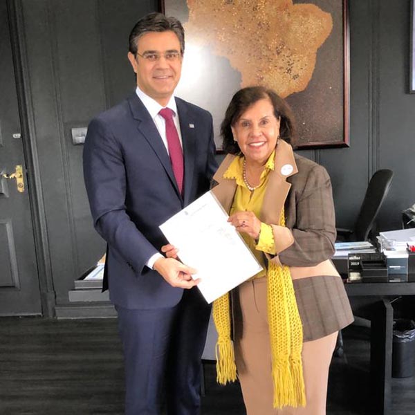 Prefeita entrega pedidos de Paraguaçu para o governador em exercício, Rodrigo Garcia