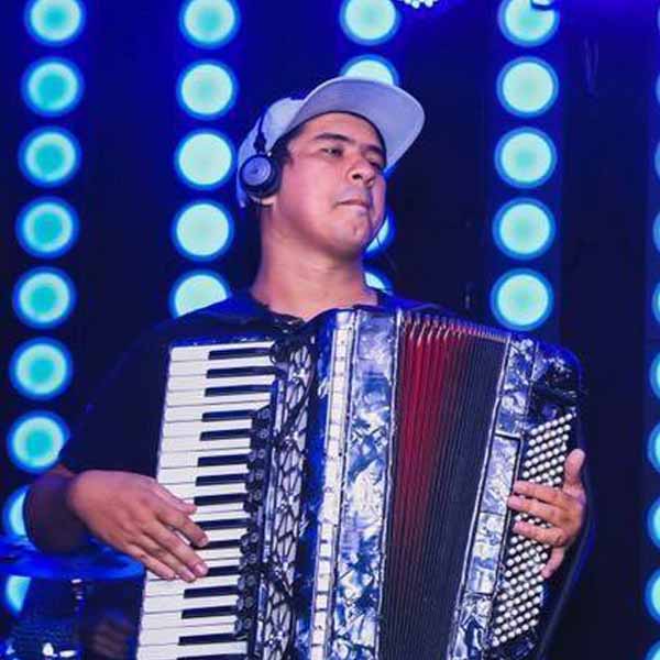 Lucas Martins comemora mais um aniversário.