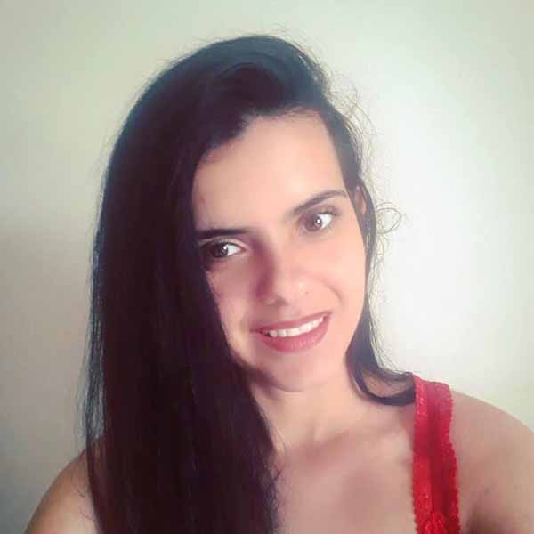 Tamires Comino completa idade nova