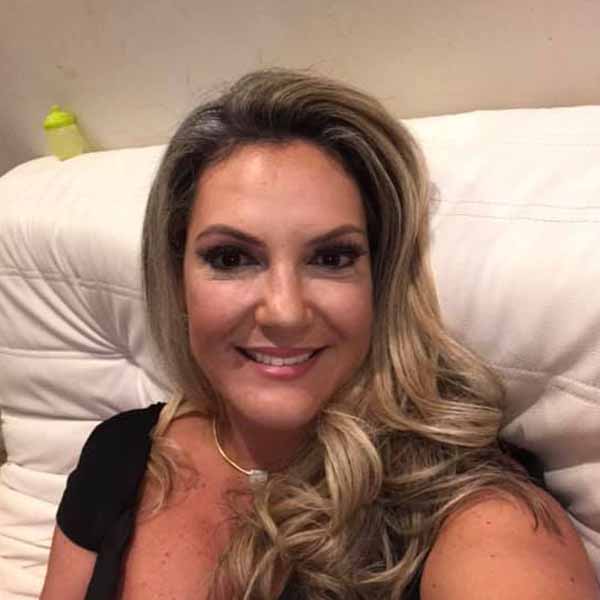 Melissa Ritti comemora mais um aniversário.