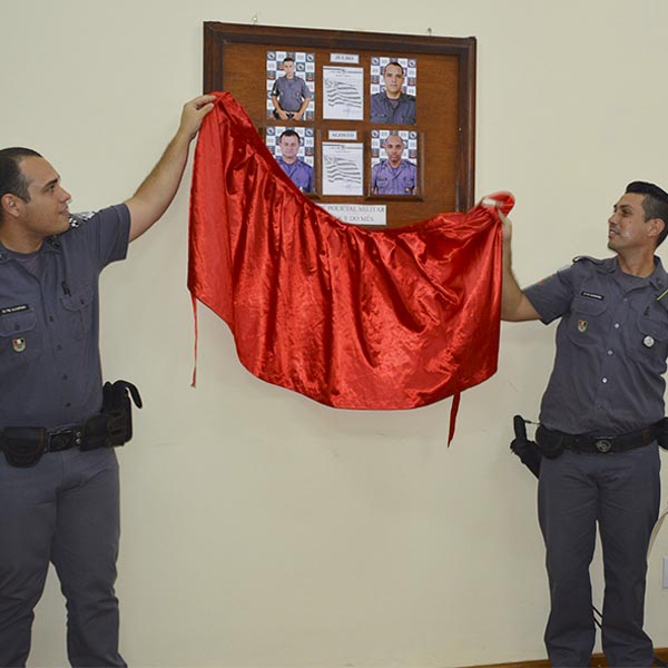 2ª Cia da PM faz homenagem à equipe policial destaque do mês de agosto