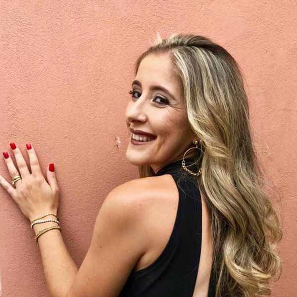 Amanda Luiza apaga velinhas nesta quarta