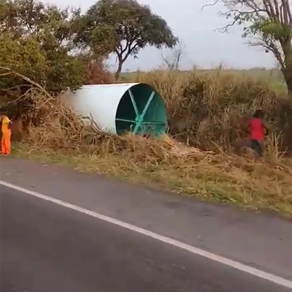 Homem morre após tombamento de caminhão em Rancharia