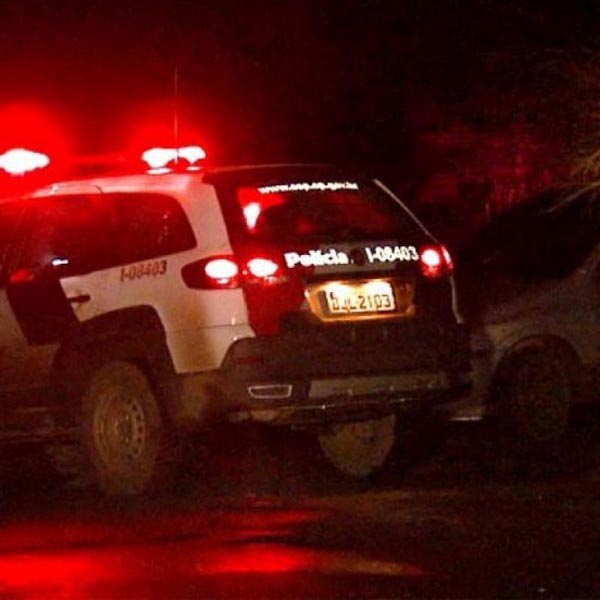 Dois jovens parados na esquina são baleados em Assis