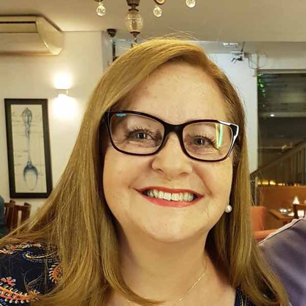 Irozina Garcez é a aniversariante do dia