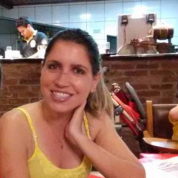 Fernanda Teixeira apaga velinhas nesta sexta