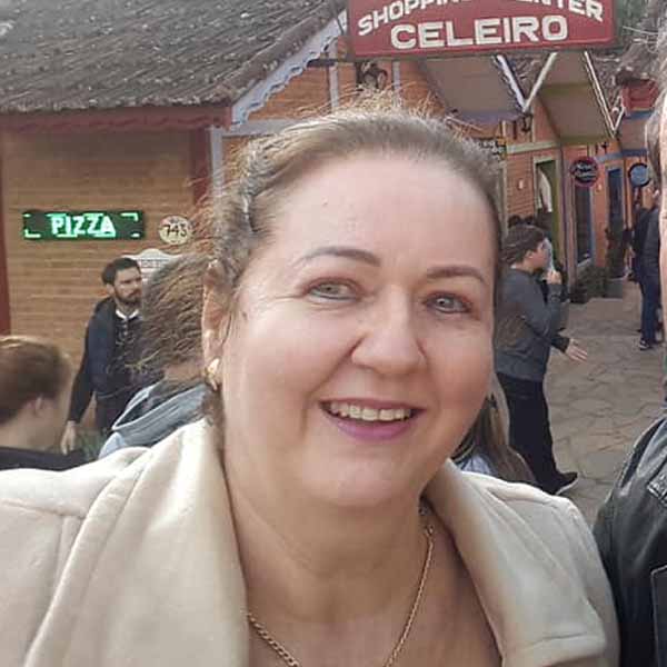 Neusa Ruiz é a aniversariante do dia