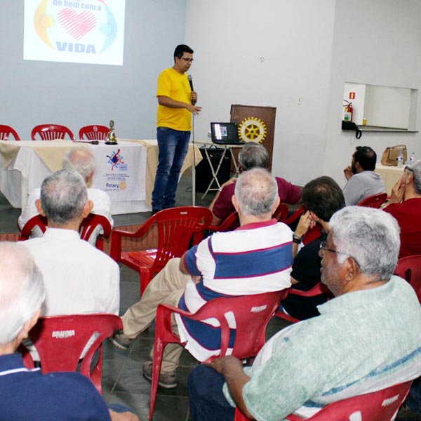 Rotary Club promove palestra de alerta, combate e prevenção do mal do século: o suicídio