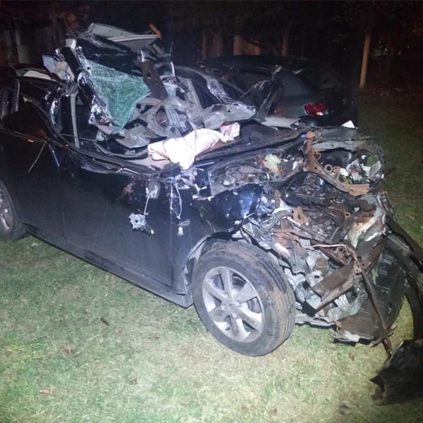 Homem morre após bater carro na traseira de caminhão em Maracaí
