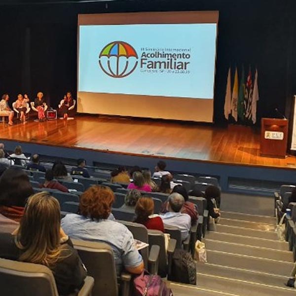 Assistência Social de Paraguaçu participa de seminário internacional sobre acolhimento familiar