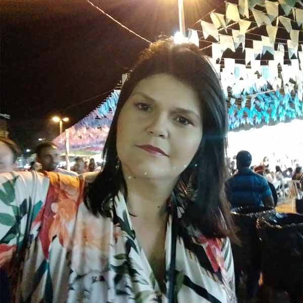 Regina da Silva Santos comemora mais um ano de vida