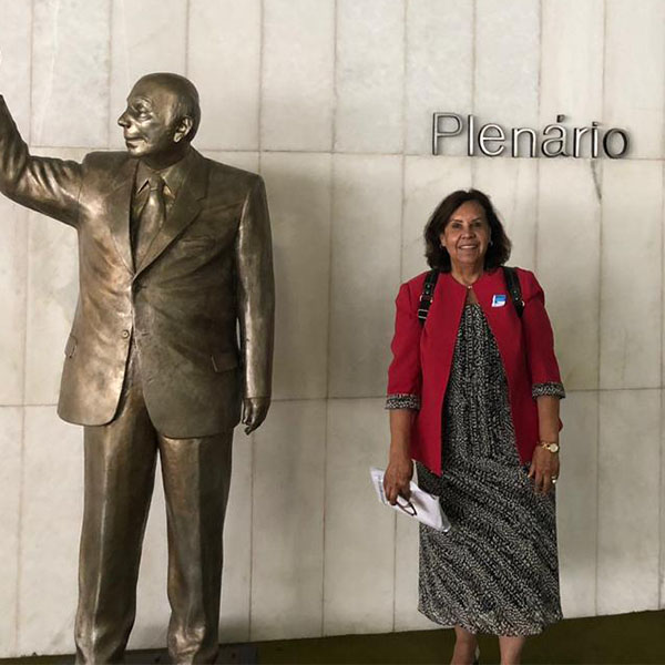 Prefeita apresenta demandas de Paraguaçu a deputados e senadores, em Brasília