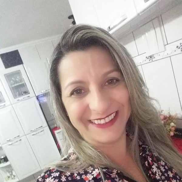 Lucia Morro comemora mais um ano de vida