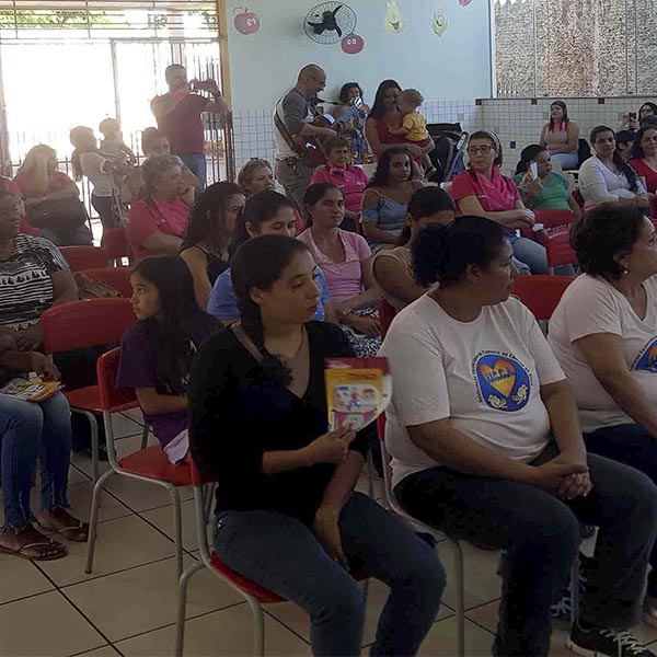 Unimed e Sicredi em parceria com o Sescoop promovem atividade sobre Prevenção de Câncer de Mama