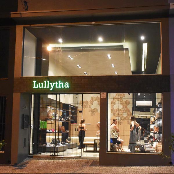 Loja exclusiva de calçados e acessórios femininos é inaugurada em Paraguaçu Paulista