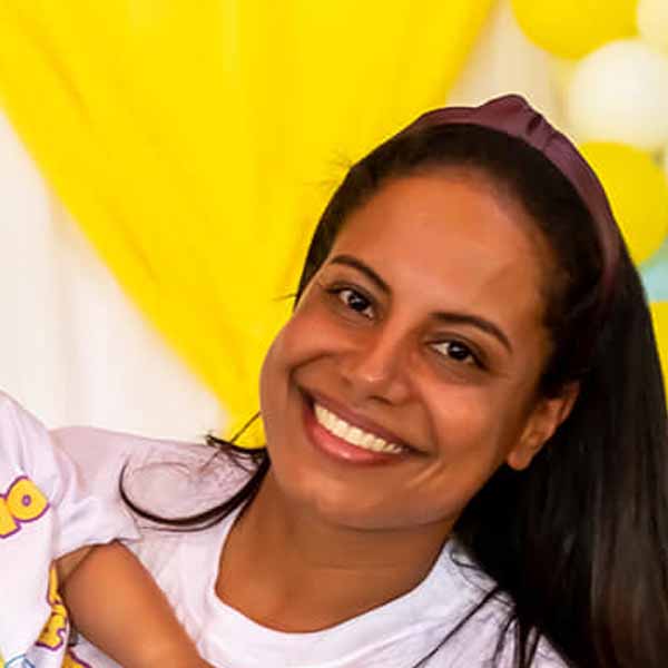Fernanda Cordeiro comemora mais um ano de vida