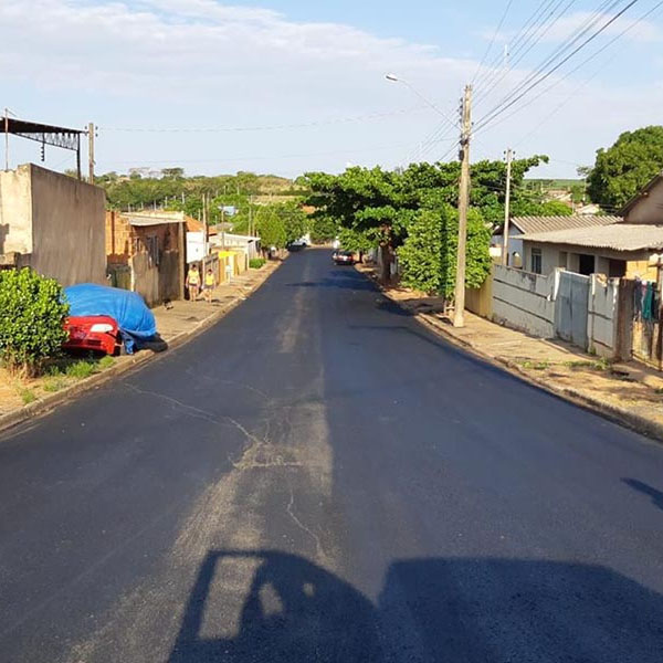 Prefeitura de Quatá faz recapeamento asfáltico em dezenas de ruas