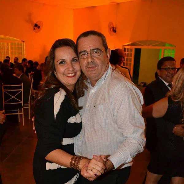 Laísa e Osvaldo Mattos comemora 17 anos de união