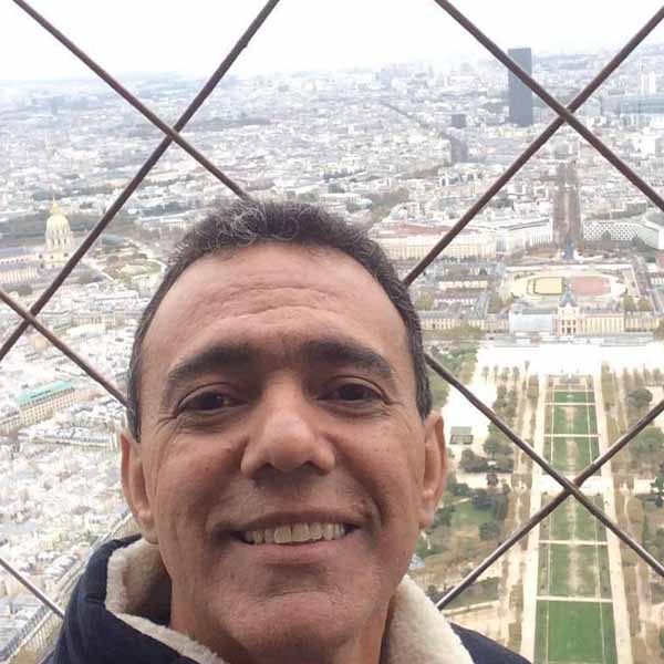 Carlos Hipolito completa idade nova
