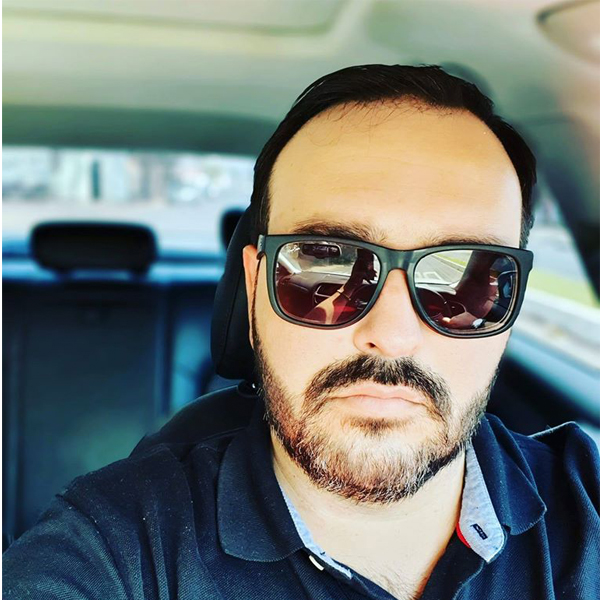 Vanderlei Nascimento apaga velinhas nesta sexta