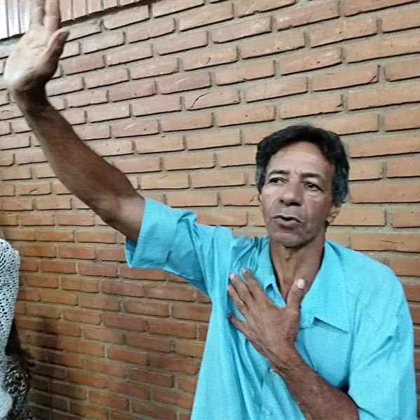 Idoso morre atropelado ao tentar buscar colchão que se soltou de caminhonete em rodovia de Marília