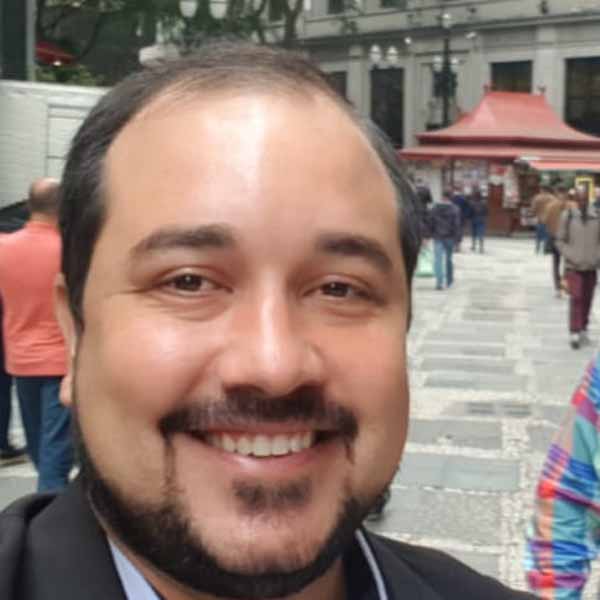 Eduardo Tatu apaga velinhas nesta segunda