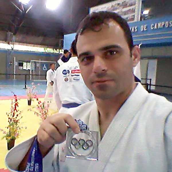 Fabio Ricardo recebe os parabéns pelo seu aniversário