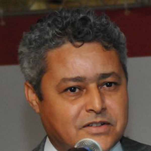 Gil Santos completa idade nova