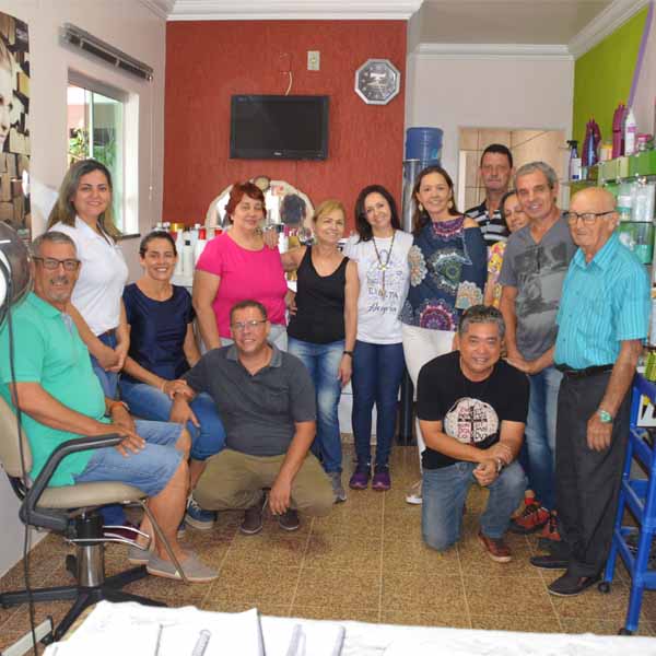 Cidinha & Cidinho Cabeleireiros recebe o terço empresarial