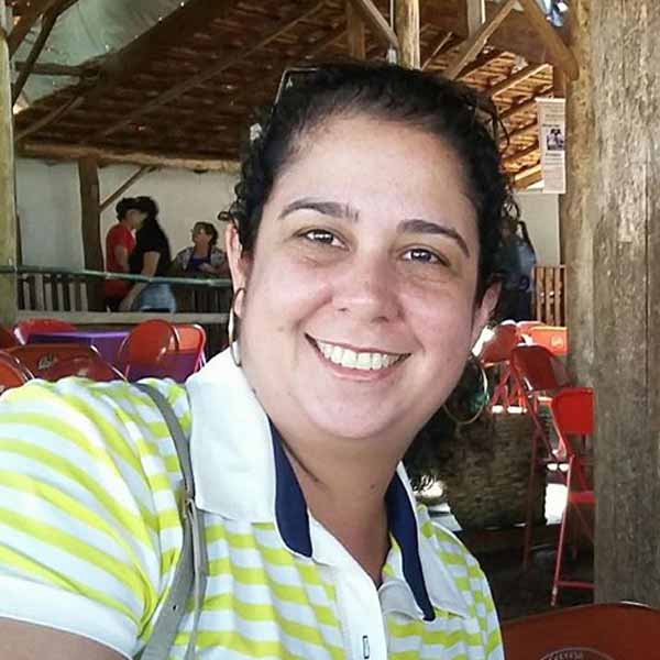 Patricia Cabral apaga velinhas nesta quinta