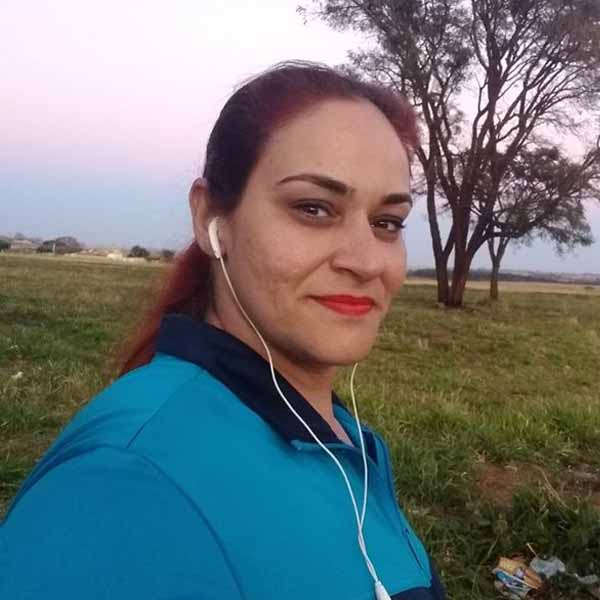 Beatriz Almeida completa idade nova
