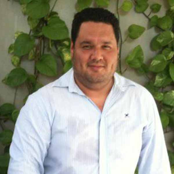 Cesar Shimizu apaga velinhas nesta segunda