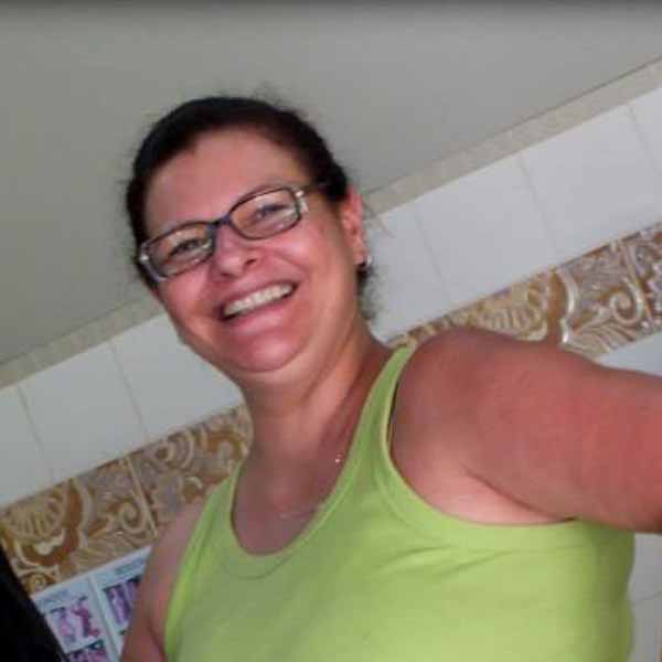 Maria Angela recebe os parabéns pelo seu aniversário