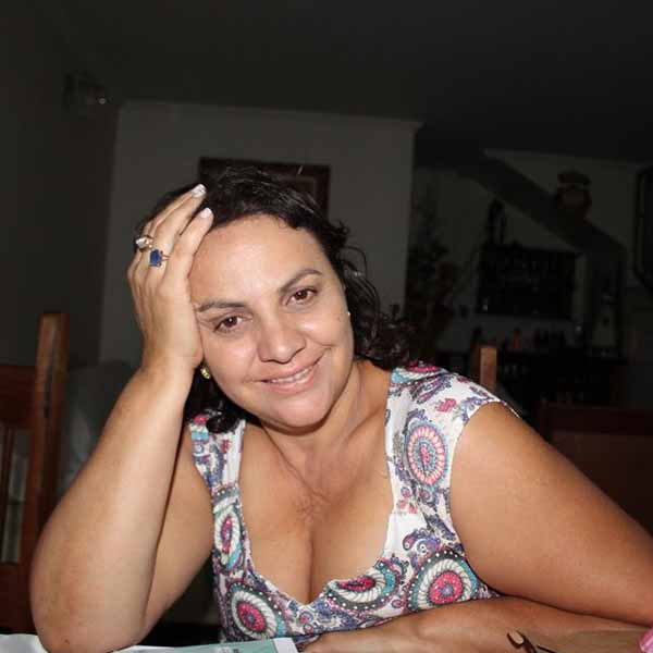 Nadia Guido recebe os parabéns pelo seu aniversário