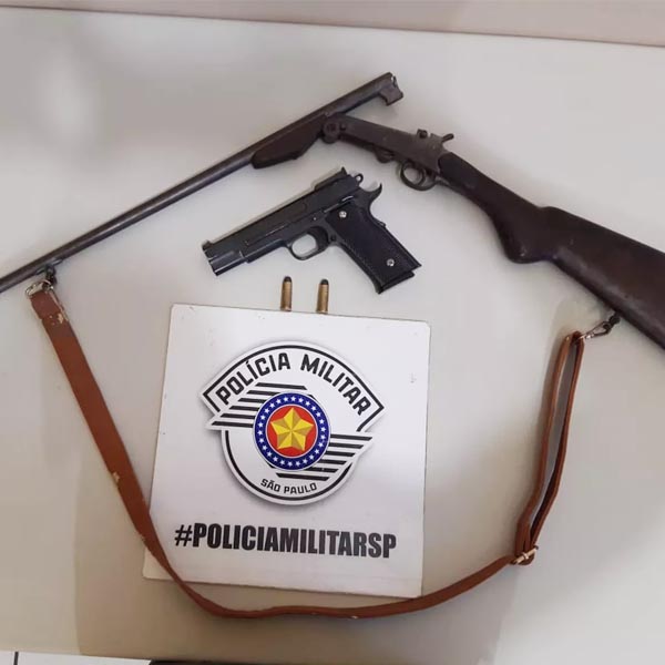 Armas são apreendidas e homem é preso em flagrante após agredir esposa em Martinópolis