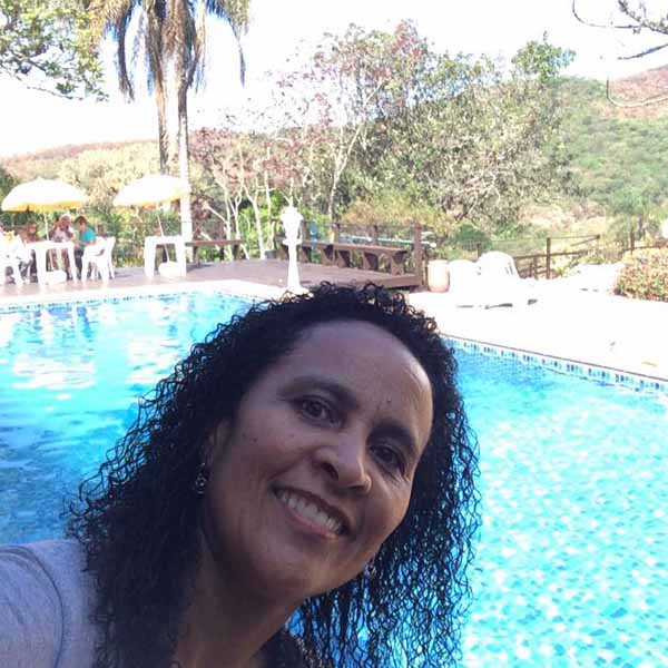 Adalzira Ferreira apaga velinhas nesta sexta