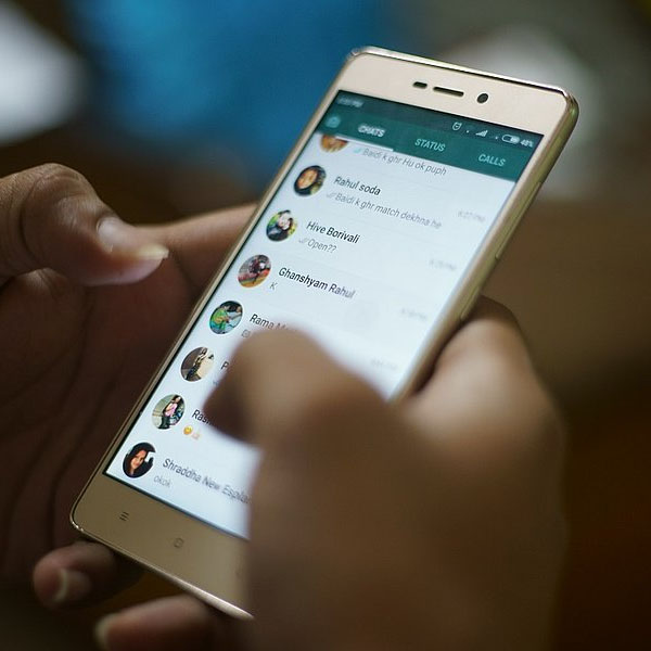 Mulher quase perde mais de R$ 1.450 após cair em golpe de WhatsApp, em Paraguaçu