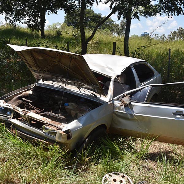 Acidente deixa motorista e criança de 02 anos feridos em Paraguaçu Paulista