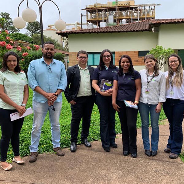 Presidente da ACE visita Usina Cocal e apresenta programa de estágios