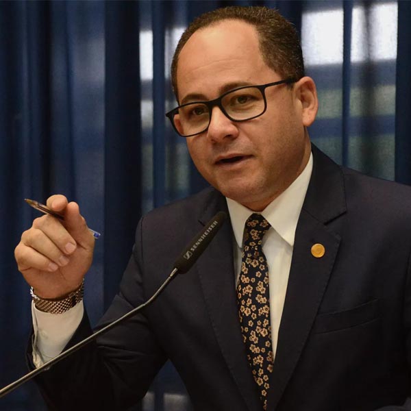 Prefeitura de Quatá emite alerta sobre deputado federal que testou positivo e esteve na cidade