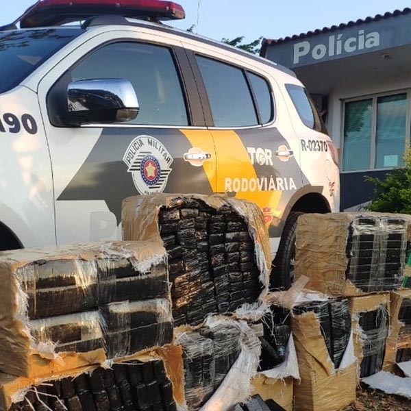 Rapaz é preso com quase 800 tijolos de maconha em Assis