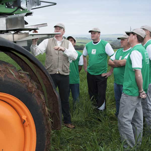 Curso de Operação e Manutenção de Tratores Agrícolas está com inscrições abertas