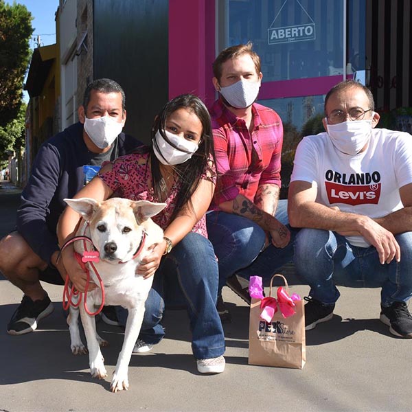 Pet Store entrega prêmios para as vencedoras da promoção 'Mãe de Pet'