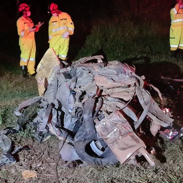 Advogado de 25 anos morre após bater carro na lateral de caminhão em Tupã