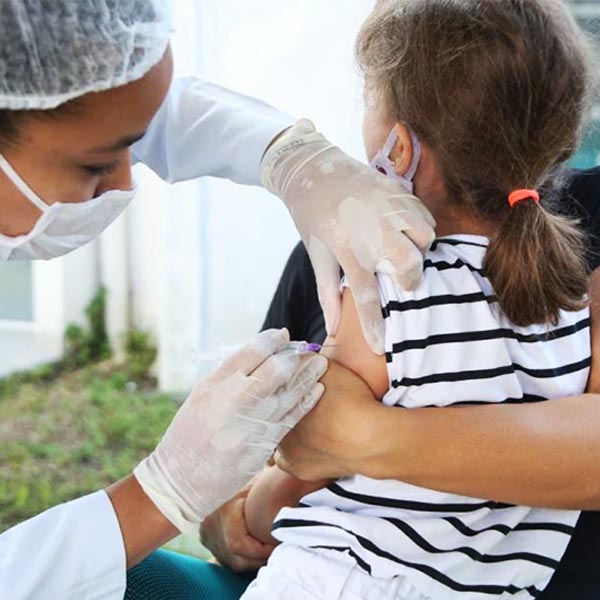 A partir desta quarta-feira (1º) pessoas de qualquer idade podem ser vacinadas contra gripe