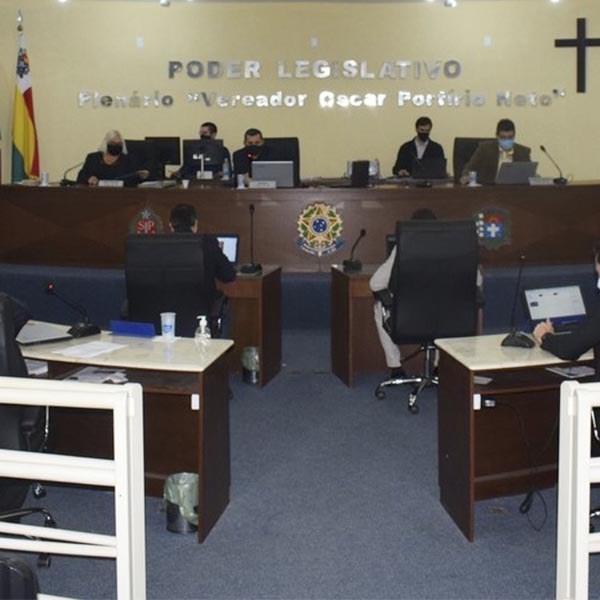 Câmara aprova projetos da Prefeita Almira Garms