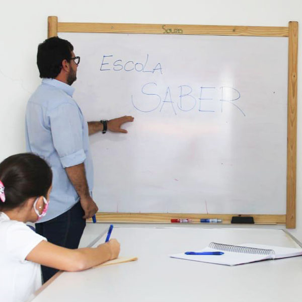 'Saber' oferece aulas particulares de reforço escolar e preparativo para concursos públicos