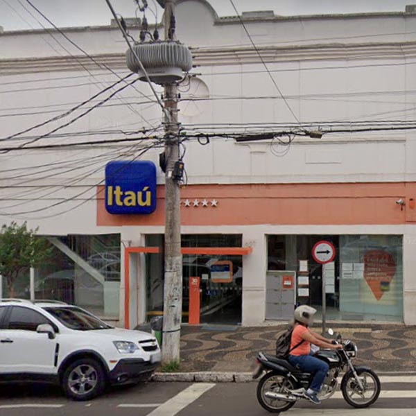 Suspeita de Covid em funcionária provoca interdição da agência do banco Itaú em Assis