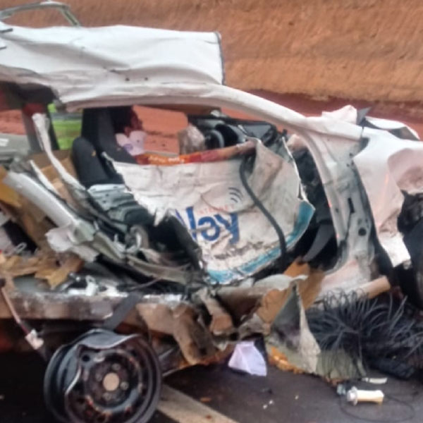Acidente entre carro e caminhão em Echaporã deixa um em estado grave